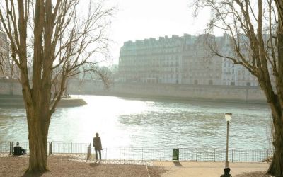 Sunny winter morning on the Seine River
