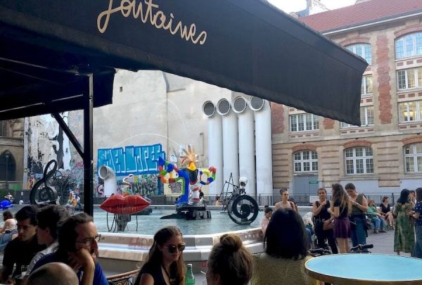 Popular Paris patio of Les Fontaines bar and café