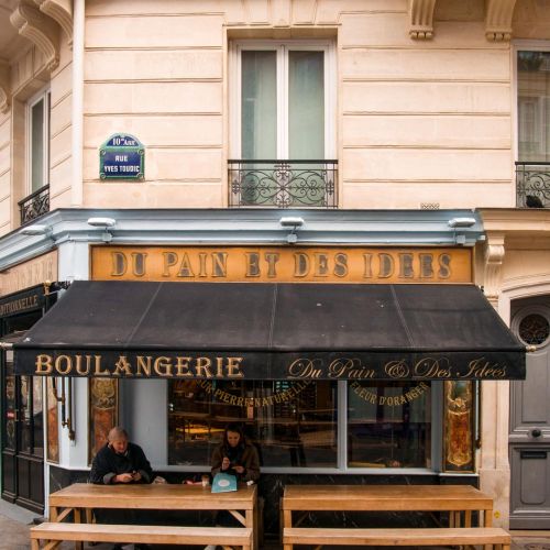Façade of the boulangerie Du Pain et des Idées
